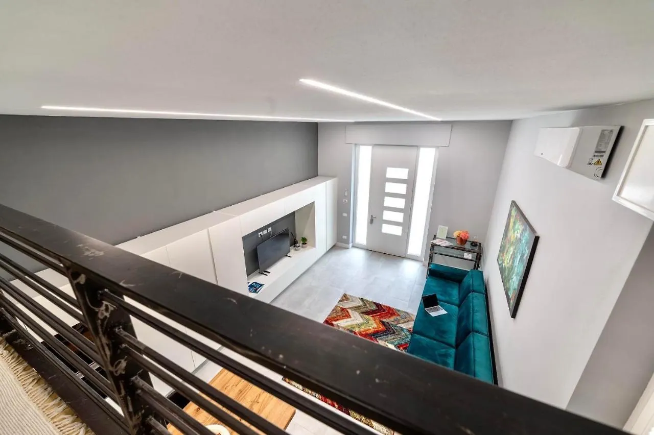 اتصالات Studio 27 Verona 